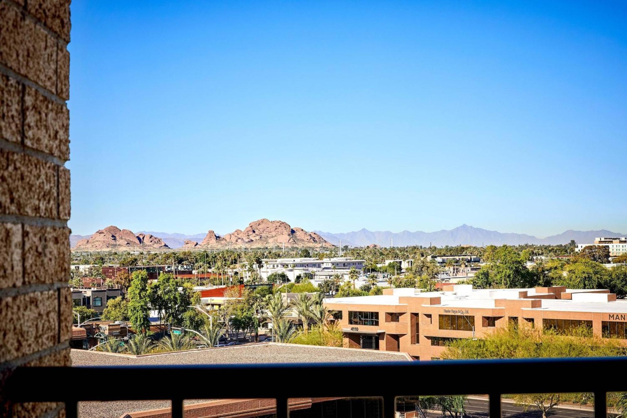 Scottsdale Marriott Old Town Hotel Exterior photo