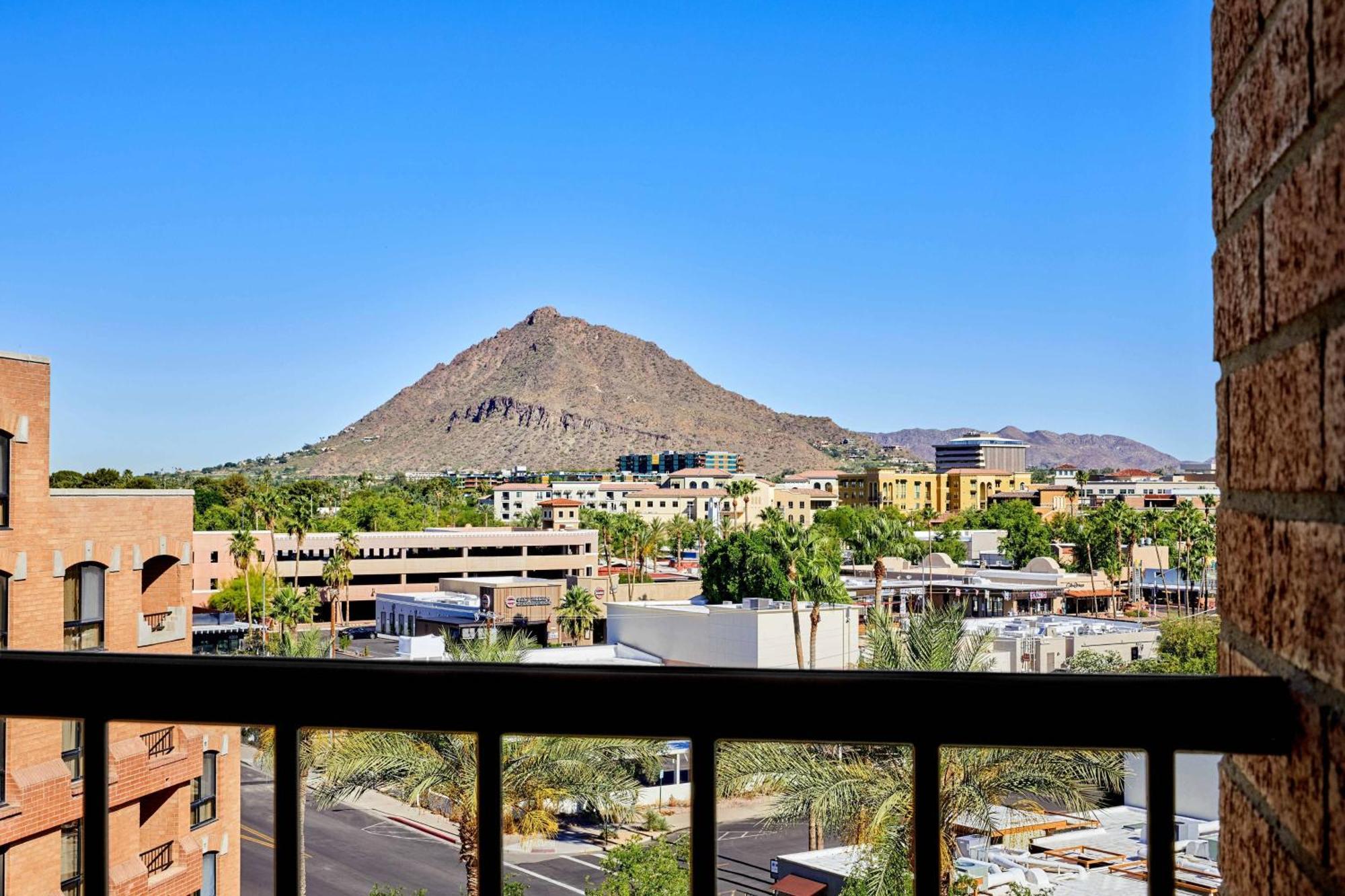 Scottsdale Marriott Old Town Hotel Exterior photo